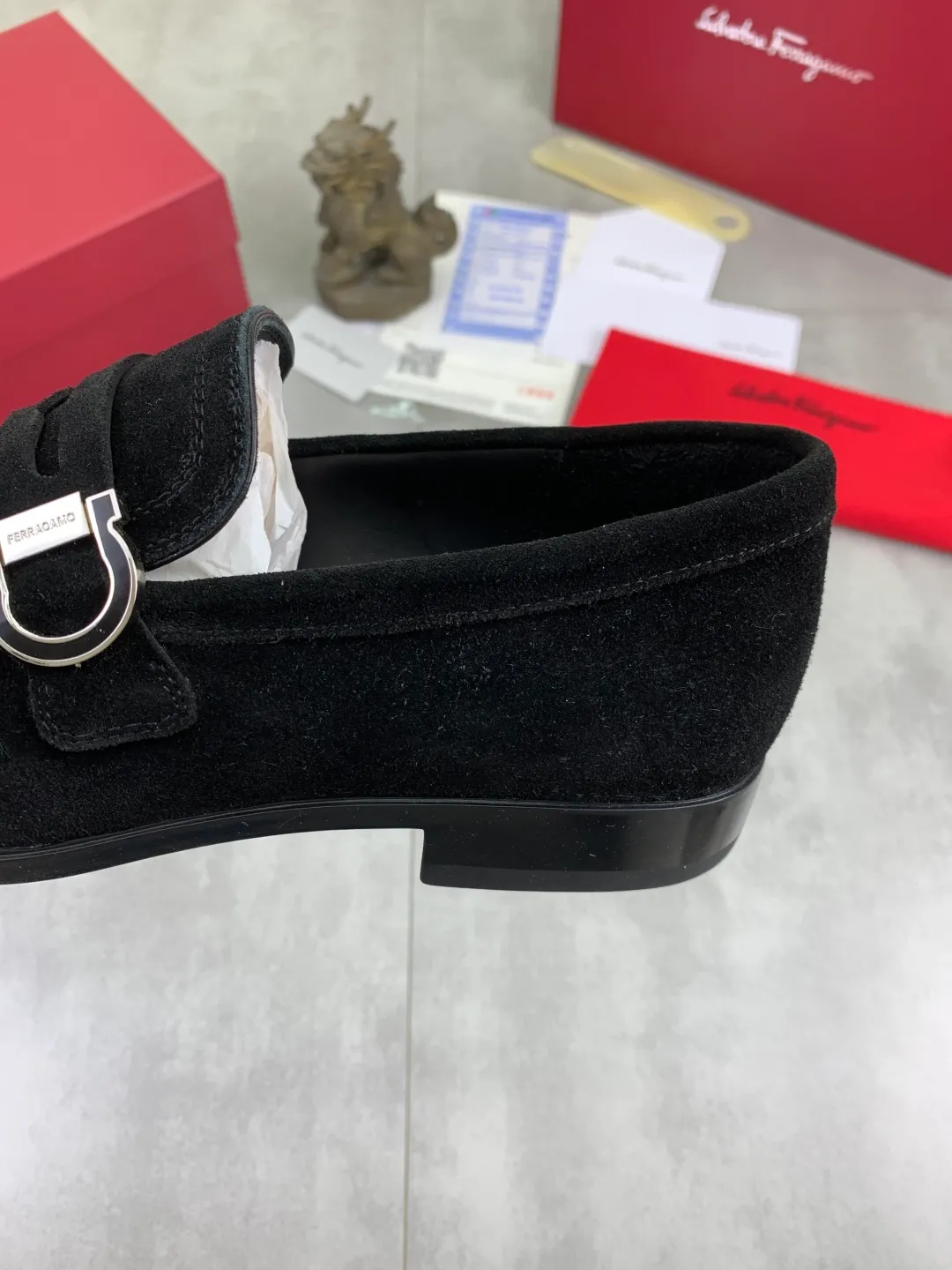 Men's men's shoes 💰P600💰[New model] High quality water-dyed cowhide 🆘[Salvatore Ferragamo] Ferragamo's latest casual business leather shoes for men! Listed simultaneously! The fabric is made of specially imported original calfskin, and the interior is made of imported water-dyed cowhide. It is absolutely luxurious and leads the fashion trend. Matching code: 38-44 (45 and 46 can be customized) 5️⃣ colors available